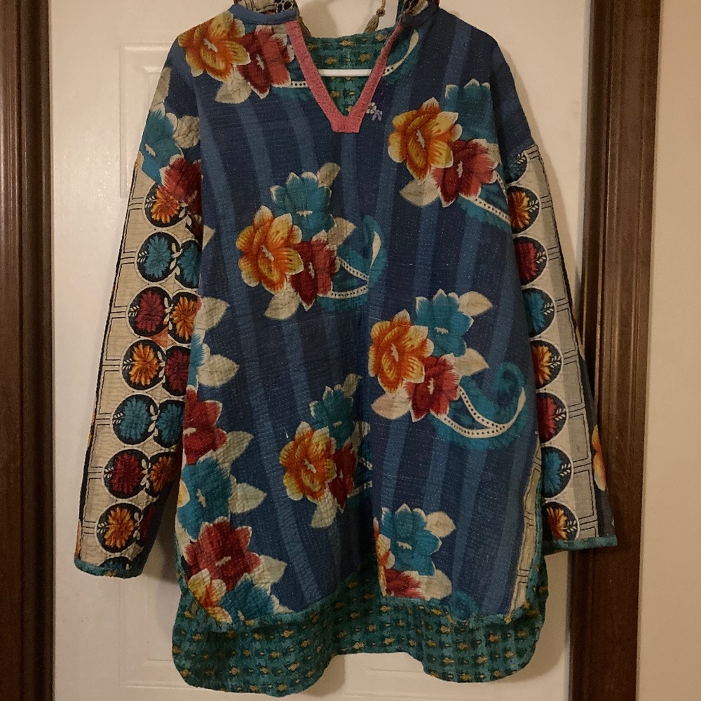 Kantha Bae hoodie size Large